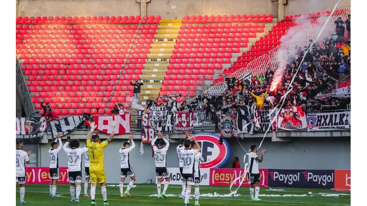 Los hinchas de Colo Colo estuvieron presentes en Chillán.