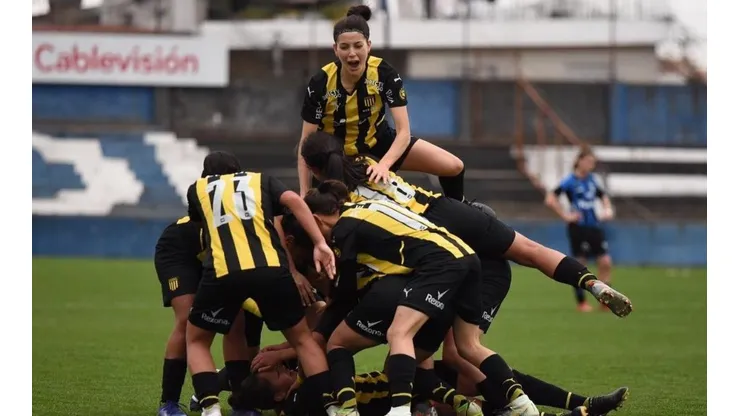 La inédita Copa Sin Género uruguaya, que mezcla futfem con masculino
