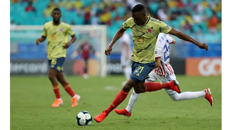 Jhon Lucumí en acción por el seleccionado de Colombia, donde suma cinco presencias.