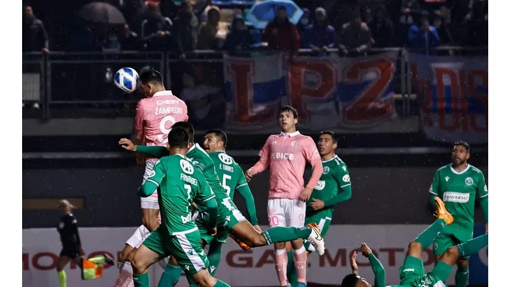 Zampedri puso de cabeza el segundo de la UC en la ida