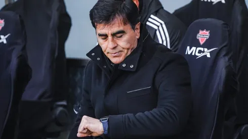 Gustavo Quinteros no le encuentra la vuelta a Ñublense con Colo Colo.