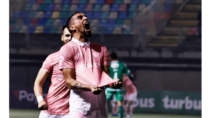 Ampuero grita con el alma el gol contra Audax Italiano