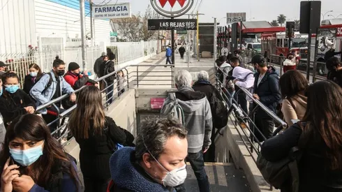 ¿Qué estaciones de metro están operativas? ¿A qué hora se retoma el servicio de la Línea 2?