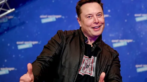Elon Musk asegura que fue un chiste viejo su comentario sobre la compra del Manchester United