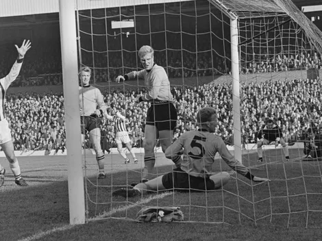 Jeff Astle: el trágico caso del ex delantero que murió por sus cabezazos