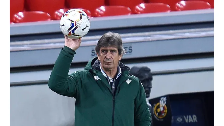 El Ingeniero suma elogios en España por su gran presente dirigiendo al Betis.
