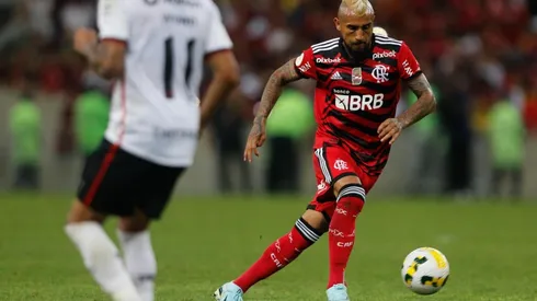 Arturo Vidal será titular este miércoles en el Flamengo