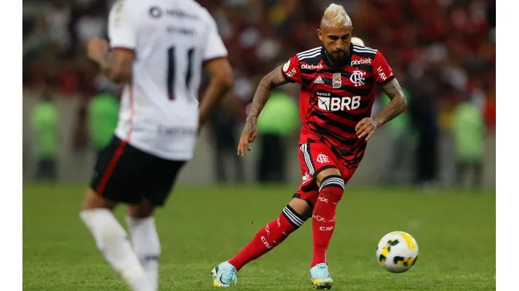 Arturo Vidal será titular este miércoles en el Flamengo