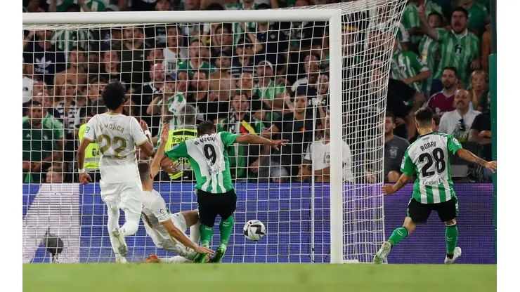 Betis goleó al Elche en el inicio de La Liga
