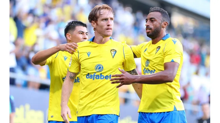 Tomás Alarcón y el Cádiz debutan en La Liga ante una complicada Real Sociedad.