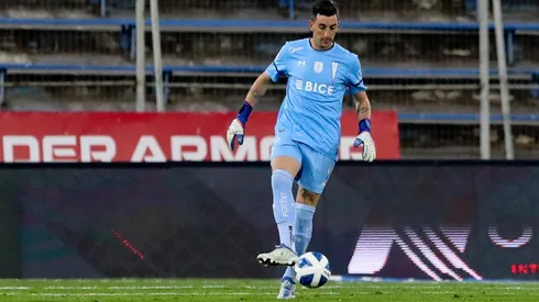 Nicolás Peranic es uno de los arqueros Universidad Católica, y llama a realizarse chequeos preventivos junto a Gol de Chilena.
