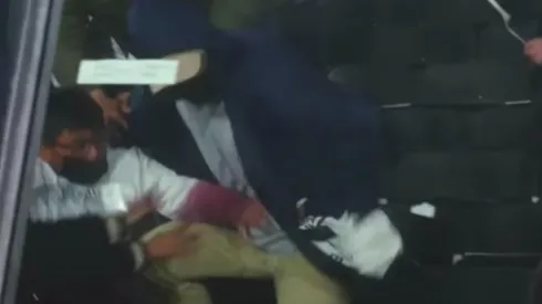 Un adulto sin corazón le quitó la camiseta de Esteban Pavez a unos niños