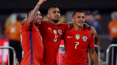 Pollo Véliz prefiere que la generación dorada no vuelva al fútbol chileno si vienen "con muletas".