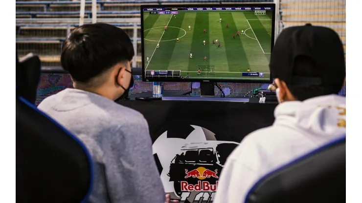 Red Bull Lola 12 tendrá campeón este viernes en el Insert Coin, bar gamer de Ñuñoa.
