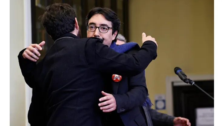 ¿Qué partidos firmaron el acuerdo para hacer algunos cambios a la nueva Constitución?