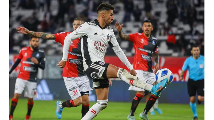 Juan Martín Lucero lleva 12 goles en la temporada con Colo Colo.