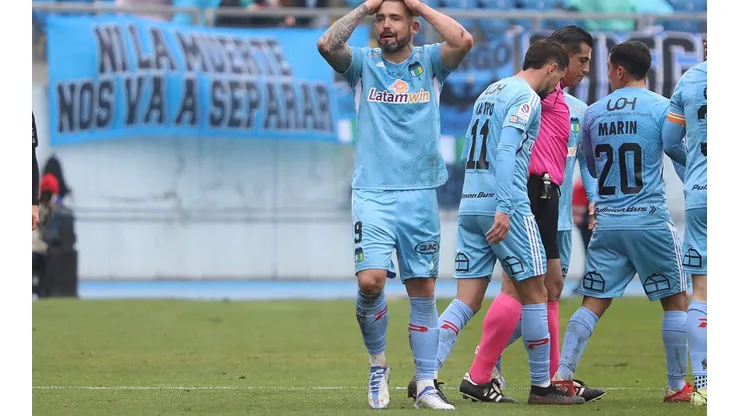 La reacción de Matías Donoso tras la tarjeta roja directa que recibió en el empate de O'Higgins y Curicó Unido.