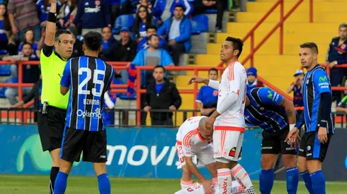 José Bizama fue expulsado por Ángelo Hermosilla tras una falta que lesionó gravemente a Sebastián Ubilla.