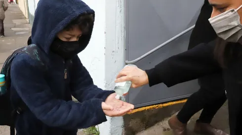 ¿Hasta cuándo es la postulación a los colegios y qué documentos necesito?