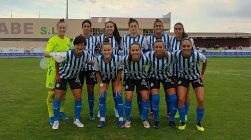 Camila Sáez debuta como titular en amistoso con el Alavés