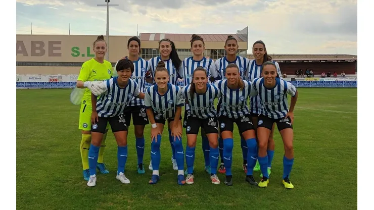 Camila Sáez debuta como titular en amistoso con el Alavés