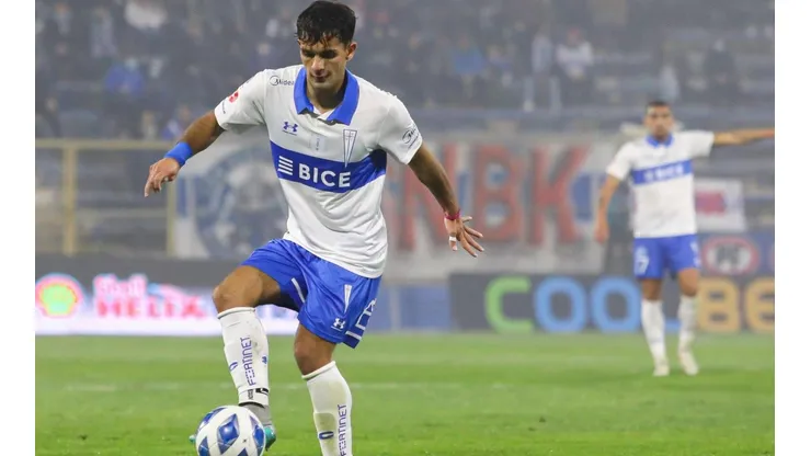 Saavedra recibe críticas por su juego tibio en la UC