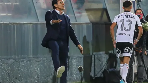 Gustavo Quinteros se refirió al progreso del futbolista joven en Chile. Y reconoció ofertas por un par de albos.