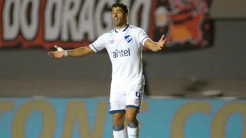 Luis Suárez no pudo ayudar a Nacional en el segundo tiempo