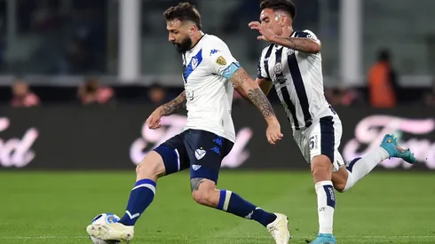 Lucas Pratto en acción frente a Talleres de Córdoba. Vélez será rival de Flamengo en la semifinal de la Copa Libertadores de América.