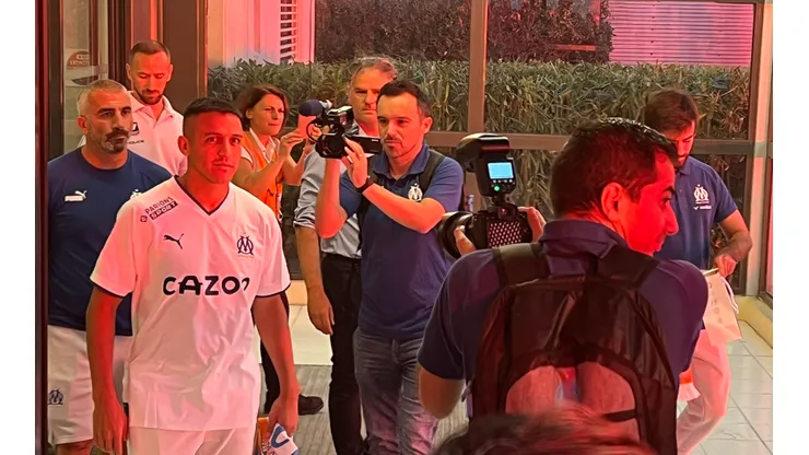 ¡Qué susto! El primer chascarro de Alexis Sánchez en Marsella