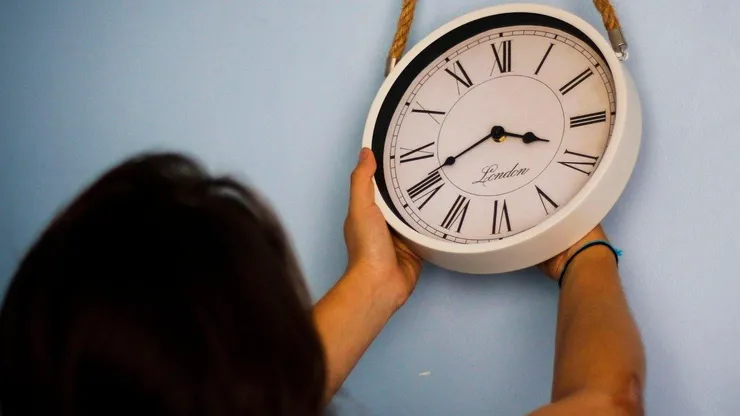 ¿Se adelantan o se atrasan los relojes el próximo sábado 10 de septiembre?