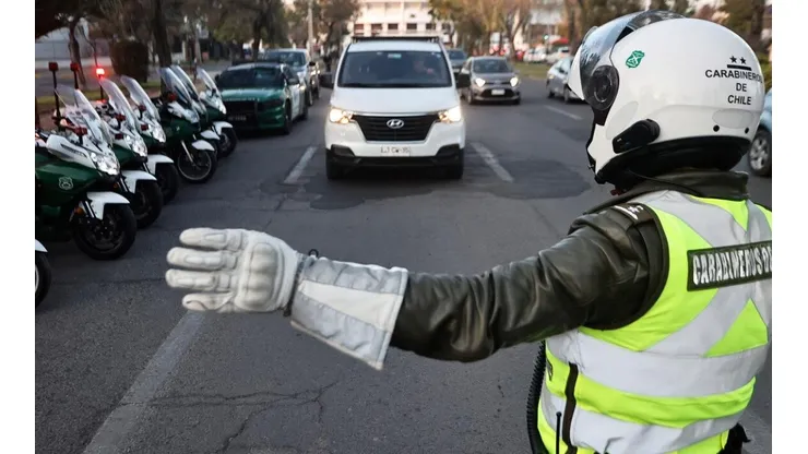 ¿Quiénes tienen restricción este martes 9 de agosto en la Región Metropolitana?