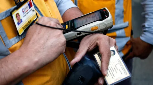 ¿A quiénes se les extendió el plazo para renovar la Licencia de Conducir y cuál es el plazo?