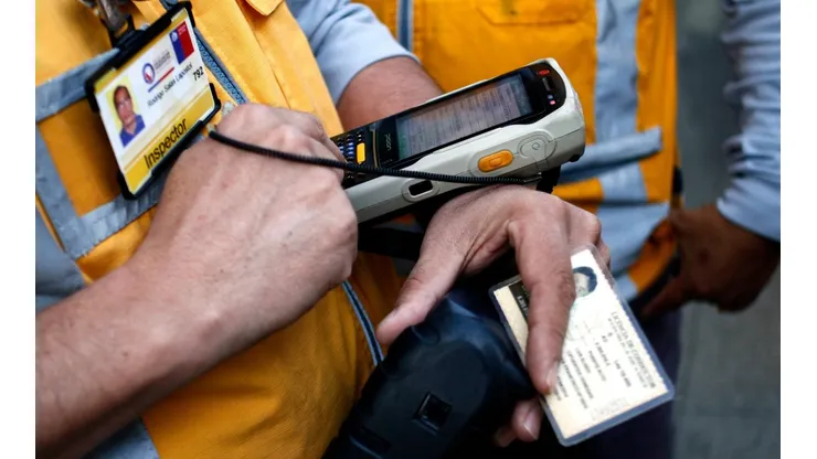 ¿A quiénes se les extendió el plazo para renovar la Licencia de Conducir y cuál es el plazo?