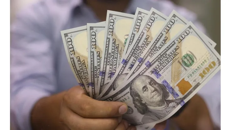 ¿A cuánto está el valor del dólar y el cambio a peso chileno hoy?