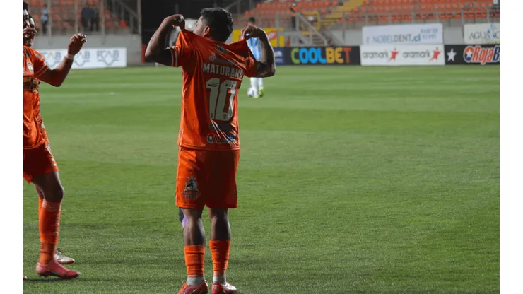 Nicolás Maturana dejó una obra de arte vs. Magallanes en el estadio Zorros del Desierto.