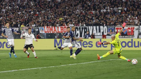 Colo Colo va por el avance de ronda.