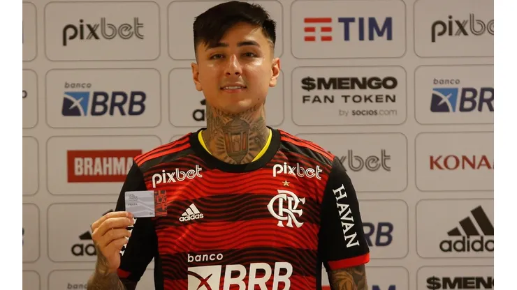 Pulgar fue consultado por casos extrafutbolísticos de su carrera en su presentación