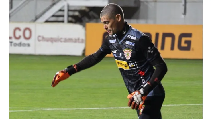 Cano reciibió una tarjeta roja en la fecha pasada