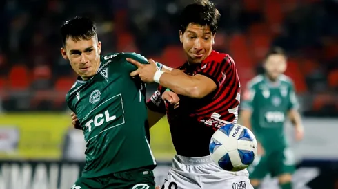Wanderers venció sobre el final a Rangers y sale del fondo