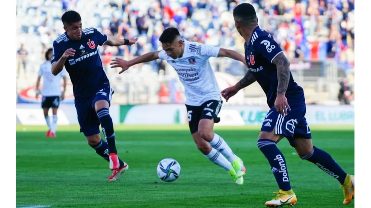 Universidad de Chile y Colo Colo se enfrentarán este domingo a las 13:30 hrs en el estadio Fiscal de Talca en un nuevo Superclásico del fútbol chileno.