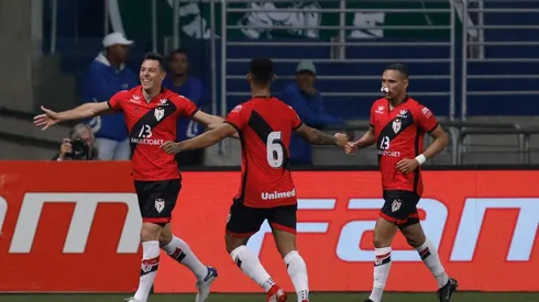 El ex Curicó, U de Concepción y Unión Española, Diego Churín, marcó la paridad en octavos para el Goianiense