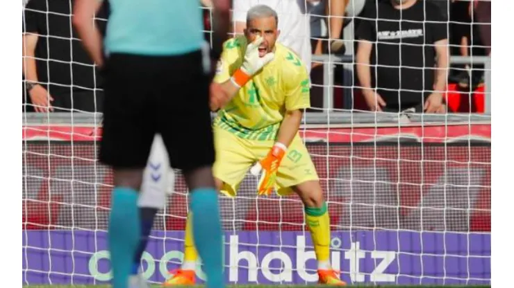Claudio Bravo fue titular, pero no logró evitar la derrota del Betis