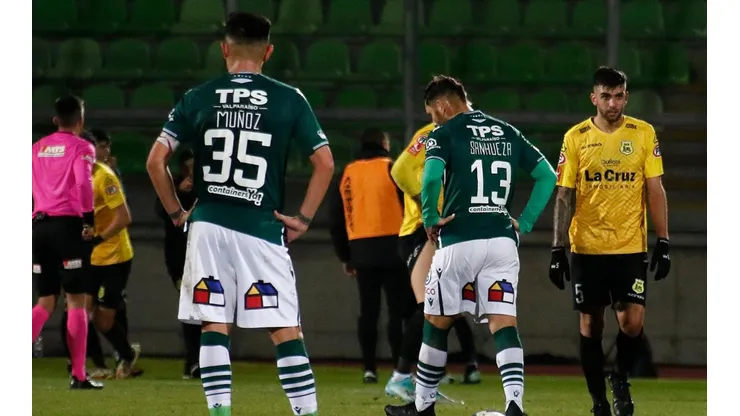 Wanderers está complicado en ambas tablas.