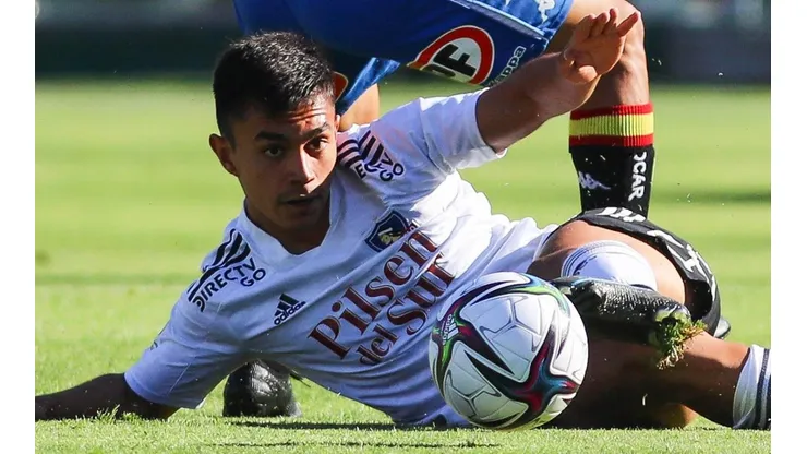 Vicente Pizarro entra en dos de las tres formaciones que ha probado Quinteros en Colo Colo para el Superclásico.