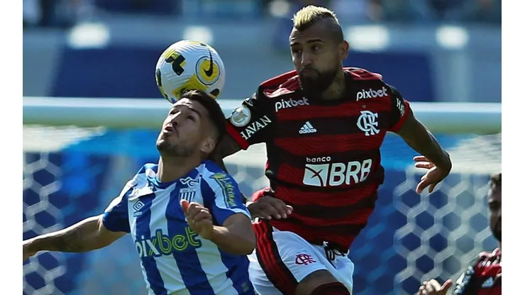 Arturo Vidal se prepara para ser titular por primera vez en el Flamengo