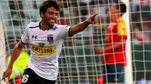 Mauro Olivi con la camiseta de Colo Colo