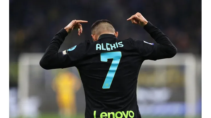 Alexis aún no define su futuro
