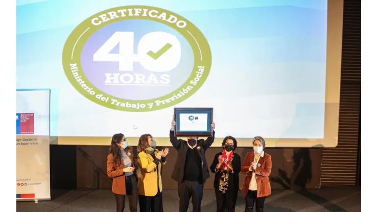 ¿Qué empresas recibieron el certificado de las 40 horas laborales?