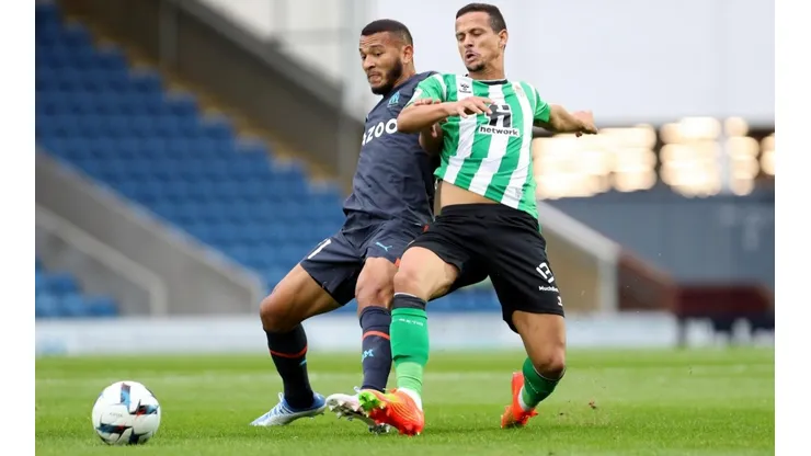 Empate entre Real Betis y Olympique Marsella: Claucio Bravo estuvo en la banca.